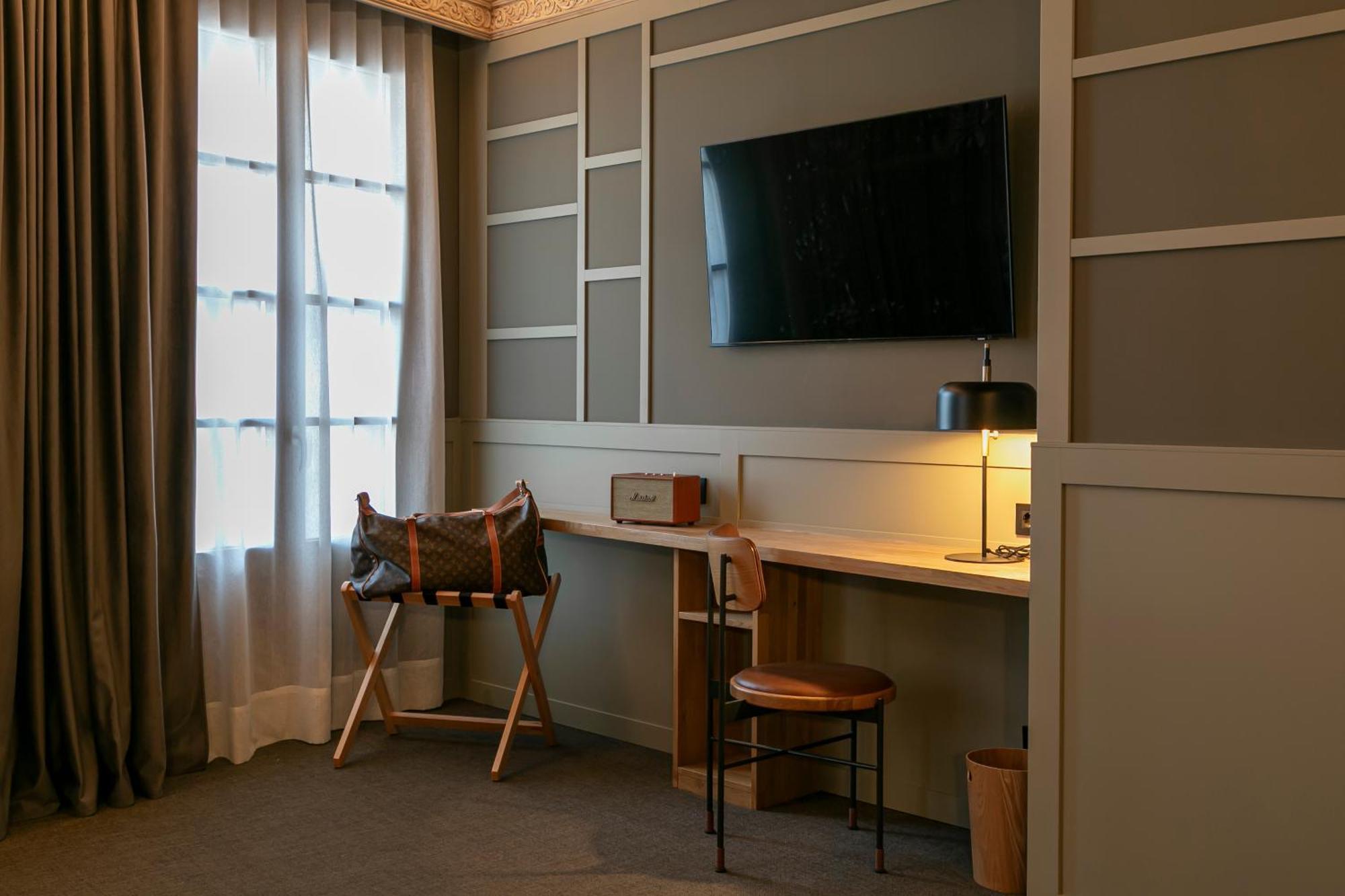 Hotel La Pau 4 Sup Барселона Екстериор снимка