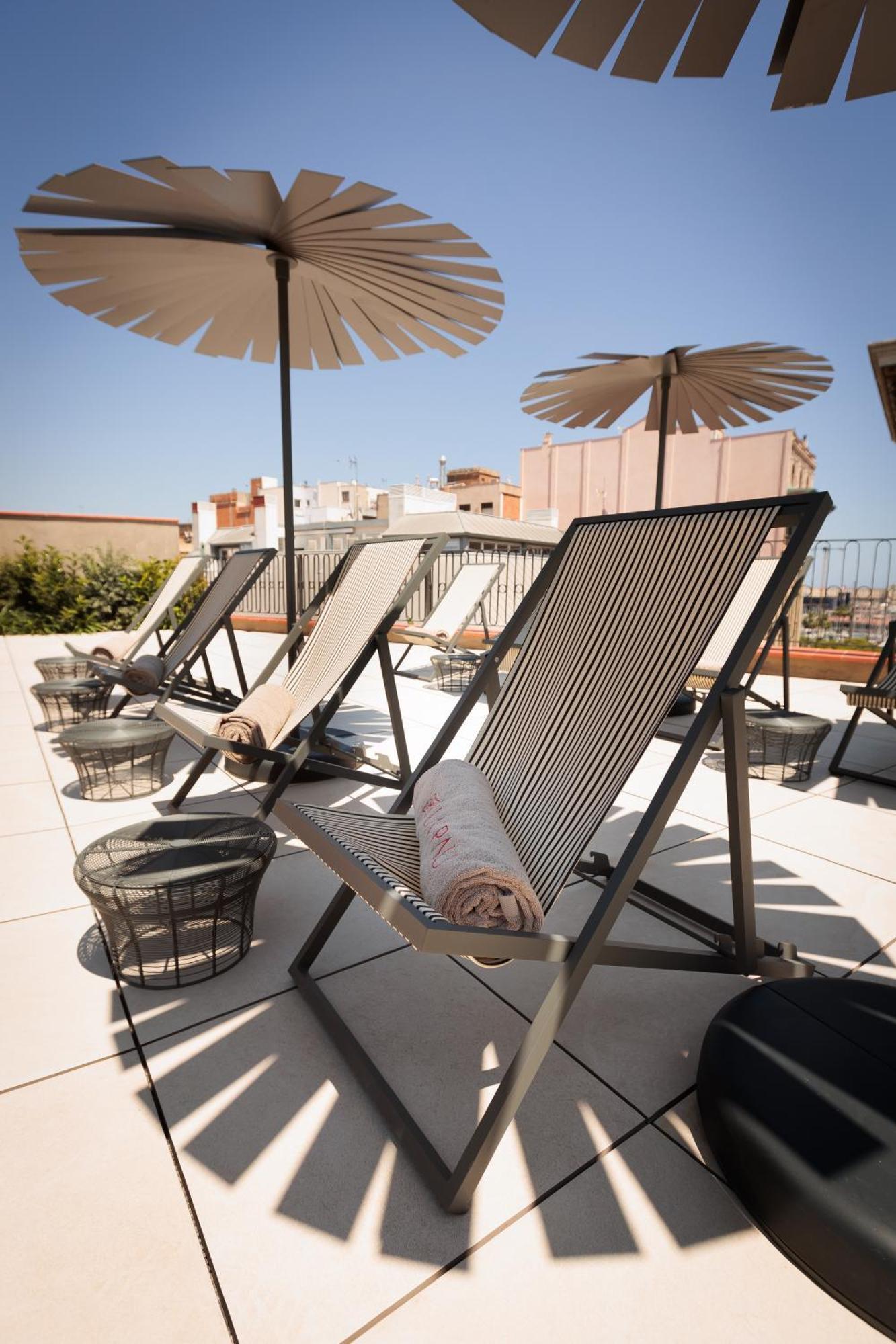 Hotel La Pau 4 Sup Барселона Екстериор снимка