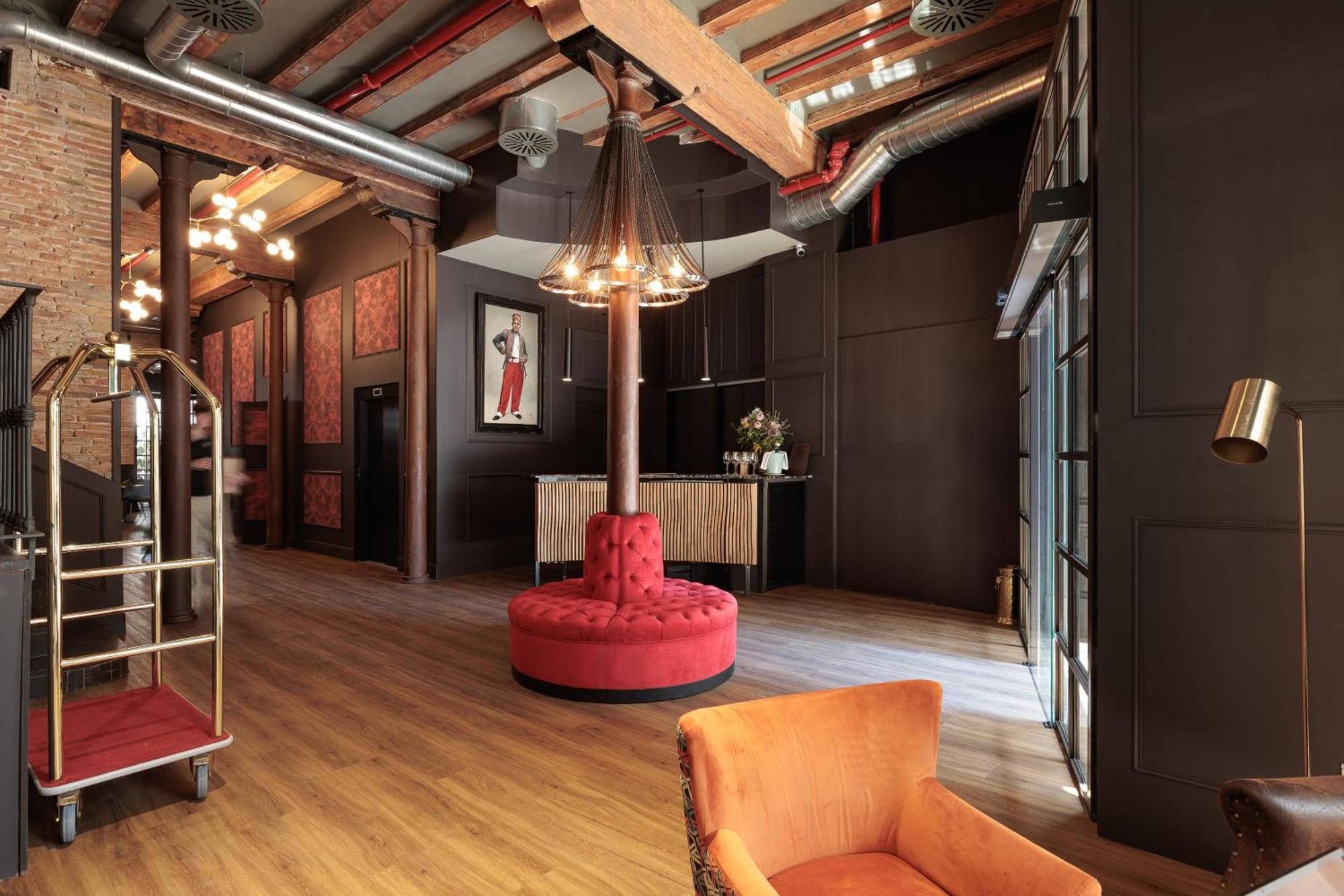 Hotel La Pau 4 Sup Барселона Екстериор снимка